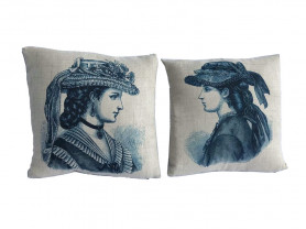 Set of 2 Damas cushions